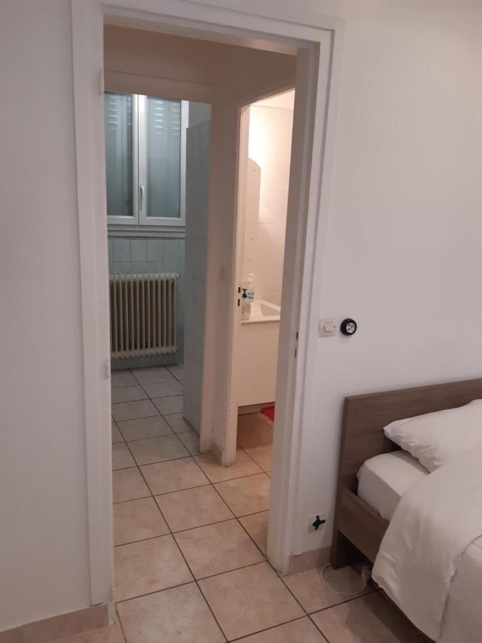 Appartement Aad1 Clamart 200 M Du Tramway T6 St Pave Blc Avec Cuisine Separee Екстериор снимка