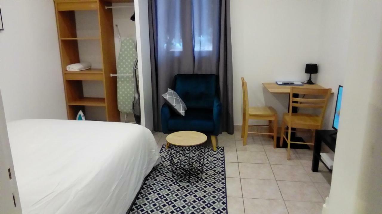 Appartement Aad1 Clamart 200 M Du Tramway T6 St Pave Blc Avec Cuisine Separee Екстериор снимка