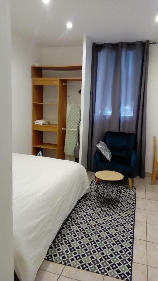 Appartement Aad1 Clamart 200 M Du Tramway T6 St Pave Blc Avec Cuisine Separee Екстериор снимка