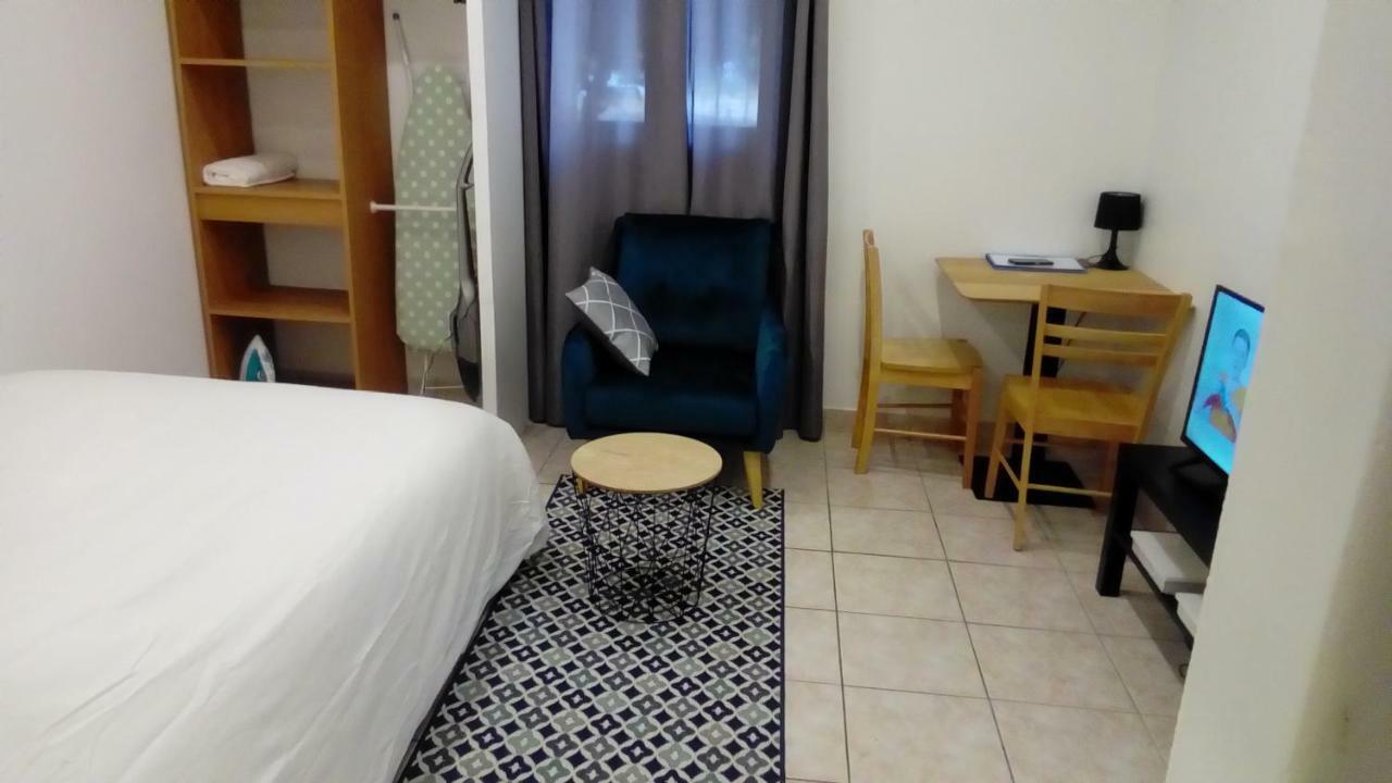 Appartement Aad1 Clamart 200 M Du Tramway T6 St Pave Blc Avec Cuisine Separee Екстериор снимка